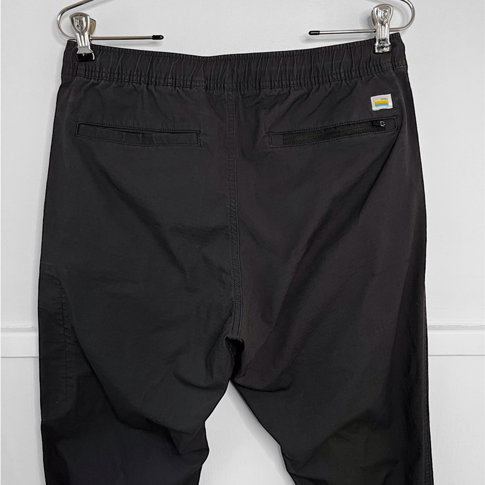 Vuori Men's Ripstop Drawstring Climber Pants in Charcoal - Picture 10 of 12
